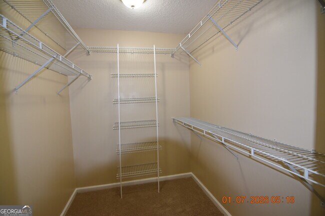 Building Photo - 145 Huntington Dr