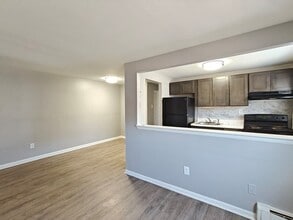 Building Photo - 308 Main St