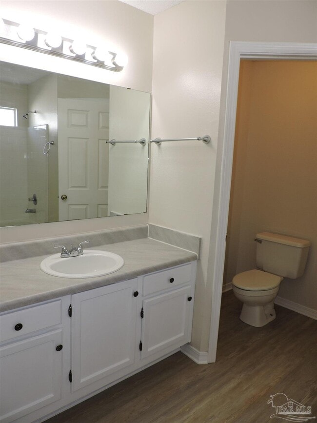 Building Photo - 1160 Sweetbriar St