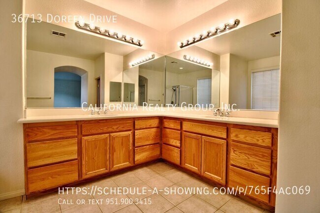 Building Photo - 36713 Doreen Dr