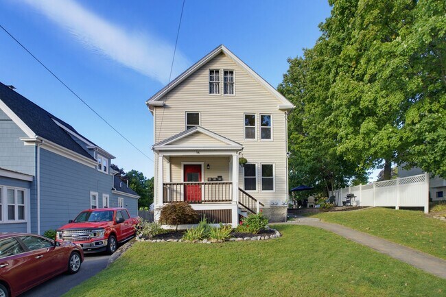 Building Photo - 56 1/2 Fruit St
