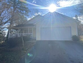 Building Photo - 137 Wildwood Forest Ln