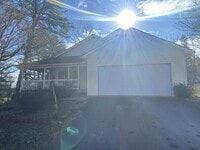 Building Photo - 137 Wildwood Forest Ln