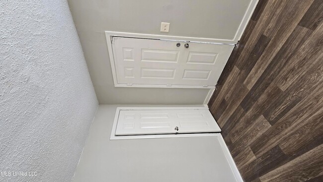 Building Photo - 512 Woodward Ave