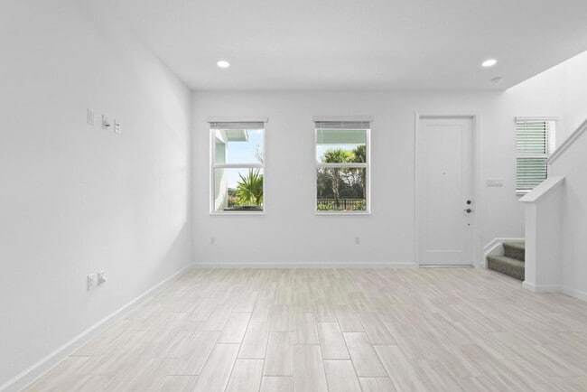 Building Photo - 4616 Longwood Lk Sq