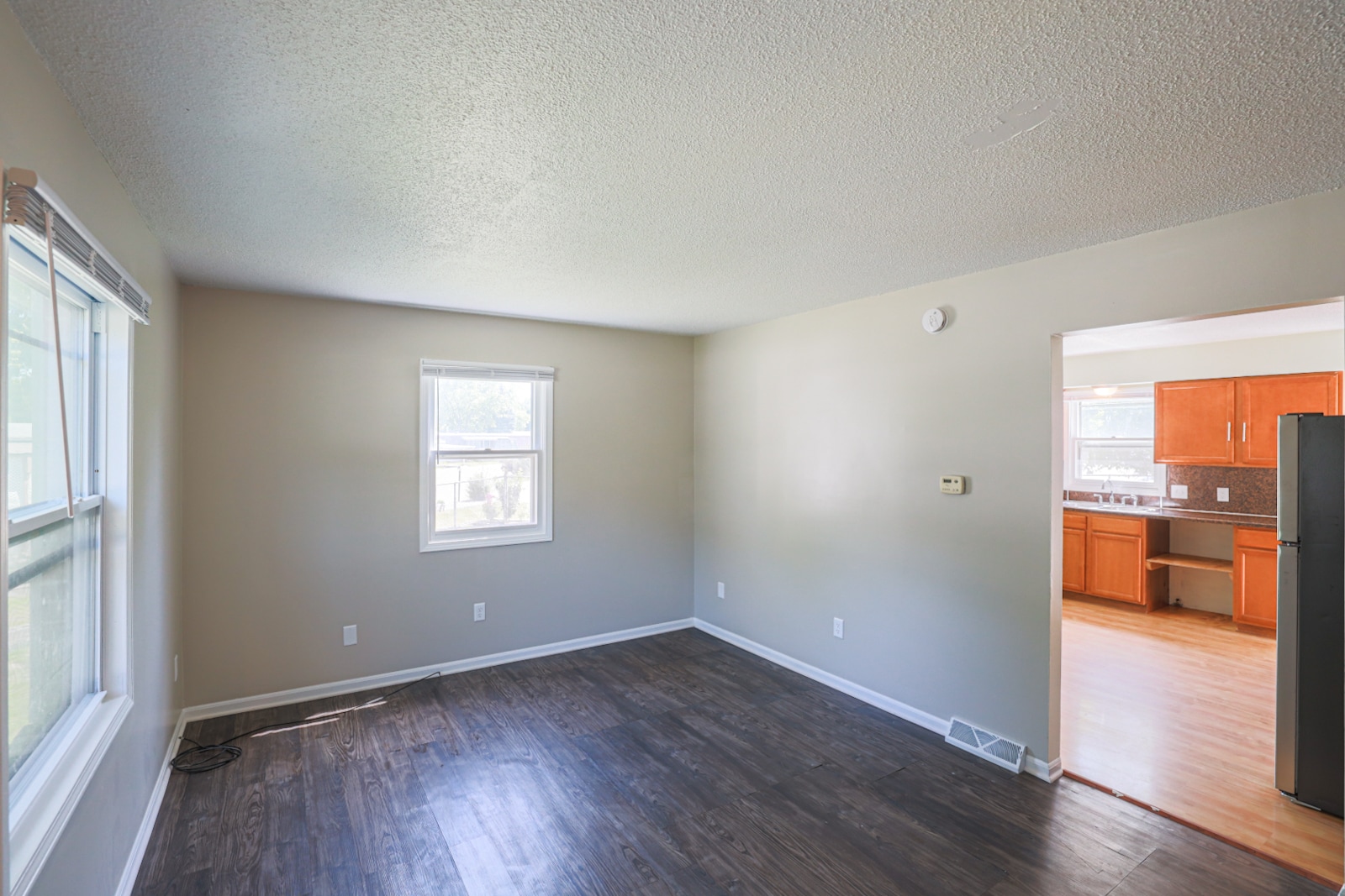 Building Photo - 156 Sluyter St SE