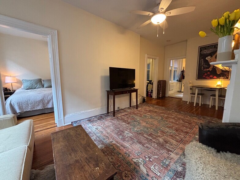 Building Photo - 2 Myrtle St