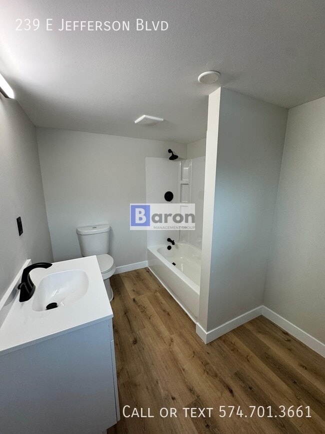 Building Photo - 239 E Jefferson Blvd