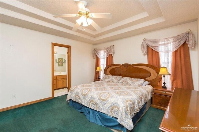 Building Photo - 1801 Crown Pointe Blvd