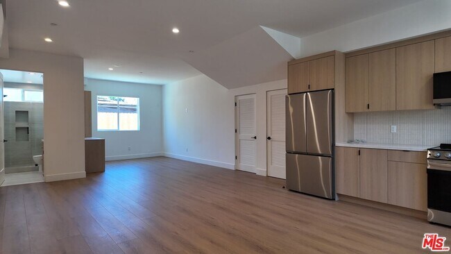 Building Photo - 5248 Auckland Ave