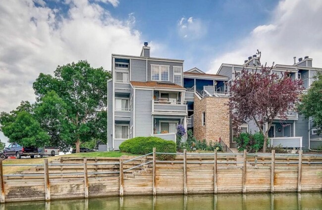 Building Photo - Lake Views in the City! **Move-In Special**