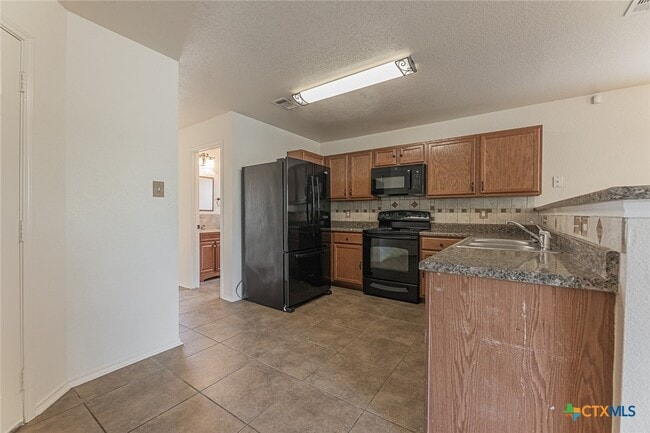 Building Photo - 2406 Waterfall Dr