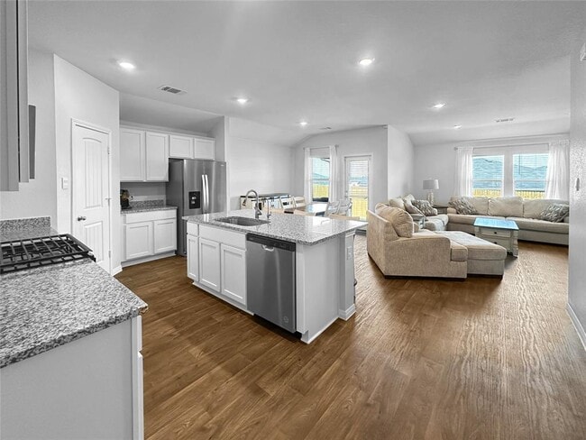 Building Photo - 730 Gladiola Lp