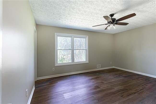 Building Photo - 6080 Stone Wood Dr NW
