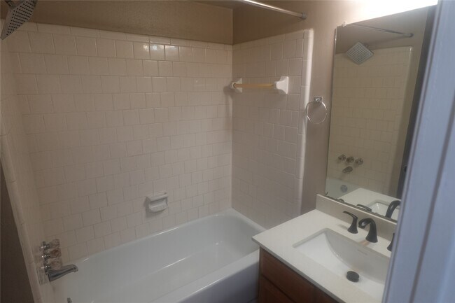 Building Photo - 3351 Deermoss Dr