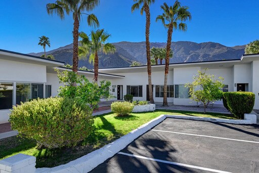 Primary Photo - 641 N Palm Canyon Dr