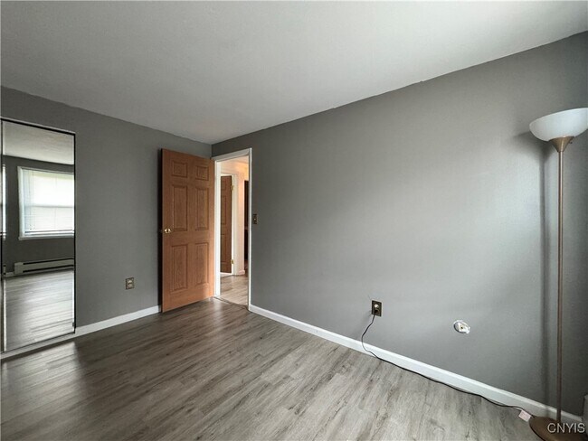 Building Photo - 3671 Gaskin Rd