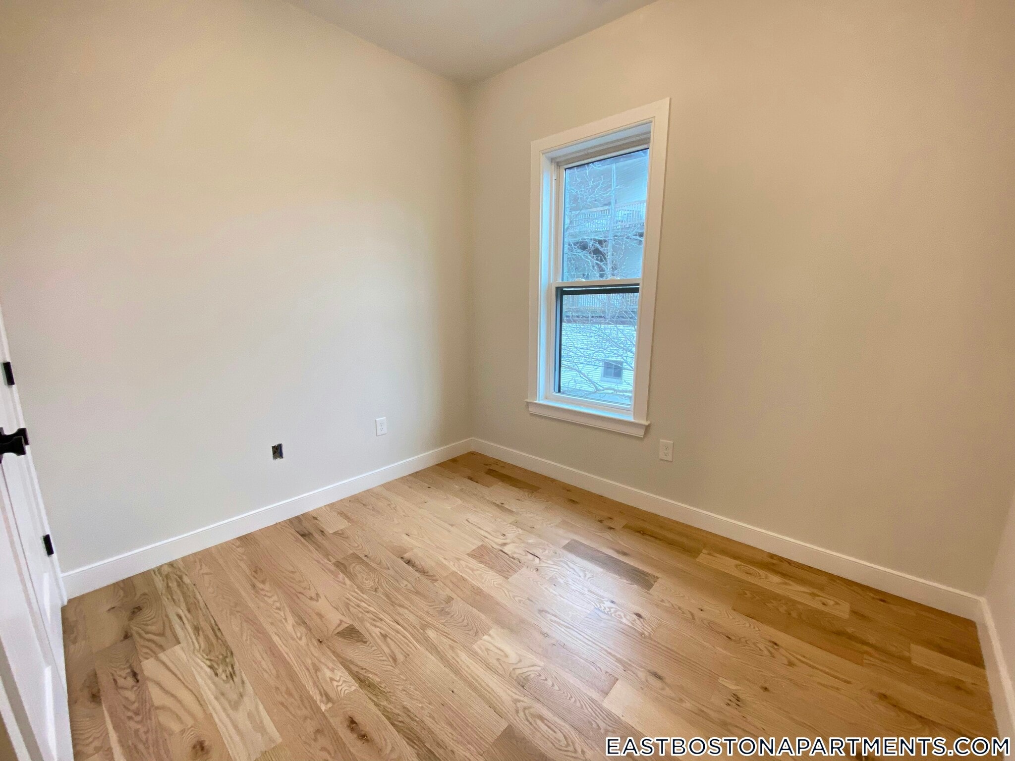 Building Photo - 275 Webster St