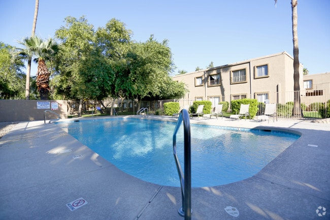 Primary Photo - Casa De Flores