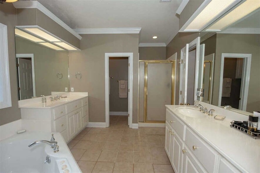 Building Photo - 110 Evergreen Ct