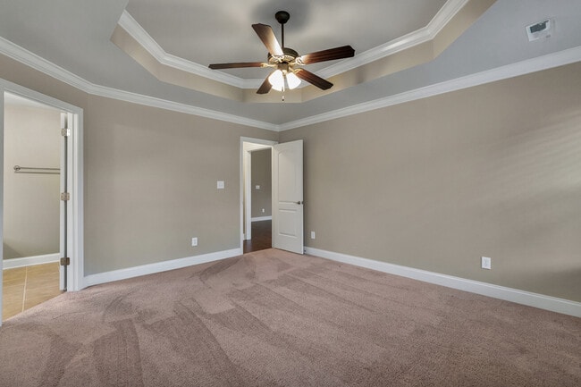 Building Photo - 128 Willow Tree Dr