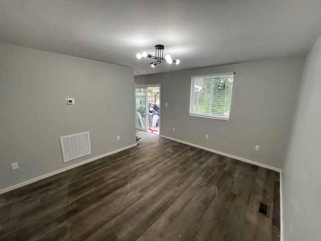 Building Photo - 1204 Terrell Dr