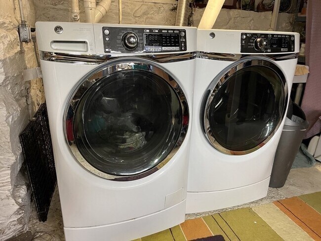 Building Photo - 19 Chester St