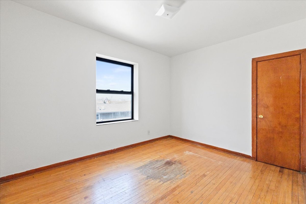 Building Photo - 3556 W Cortland St