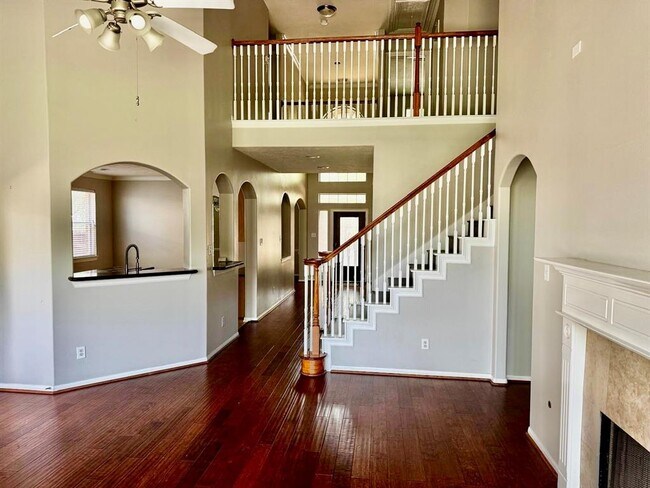 Building Photo - 23514 Desert Gold Dr