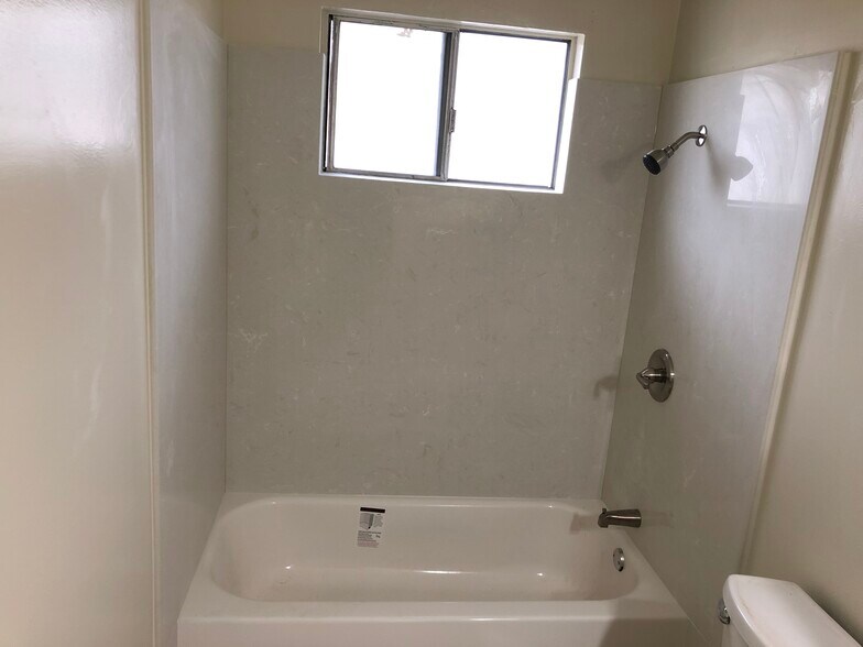 Building Photo - 872 Gallatin Dr