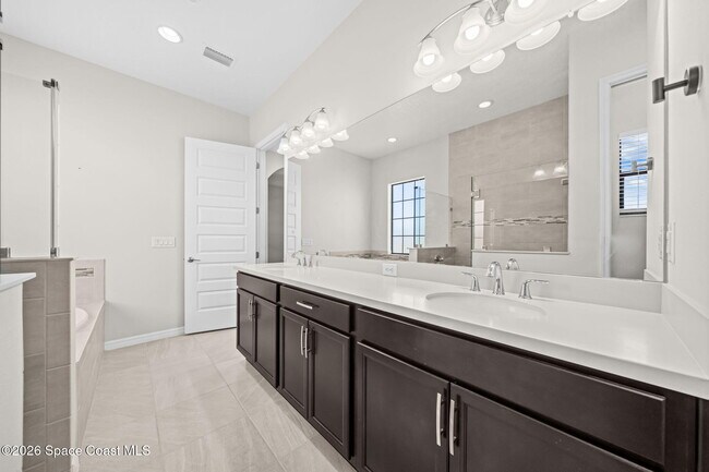 Building Photo - 8008 Gullen Dr