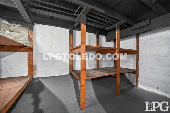 Building Photo - 4140 Caroline Ave
