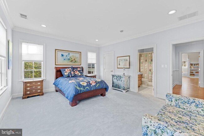 Building Photo - 8541 Old Dominion Dr