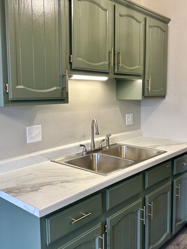 Building Photo - 2125 Camelot Court