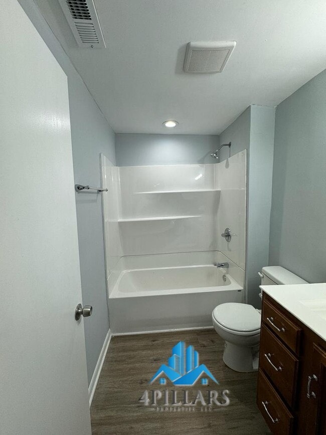 Building Photo - "Charming 2 Bed, 1 Bath Cedar Lake Rental - Ideal for Cozy Living!"
