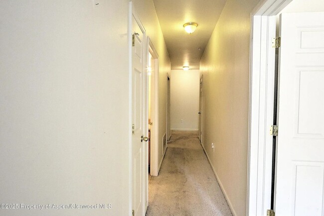 Building Photo - Spacious 3-Bedroom Condo with Scenic Views