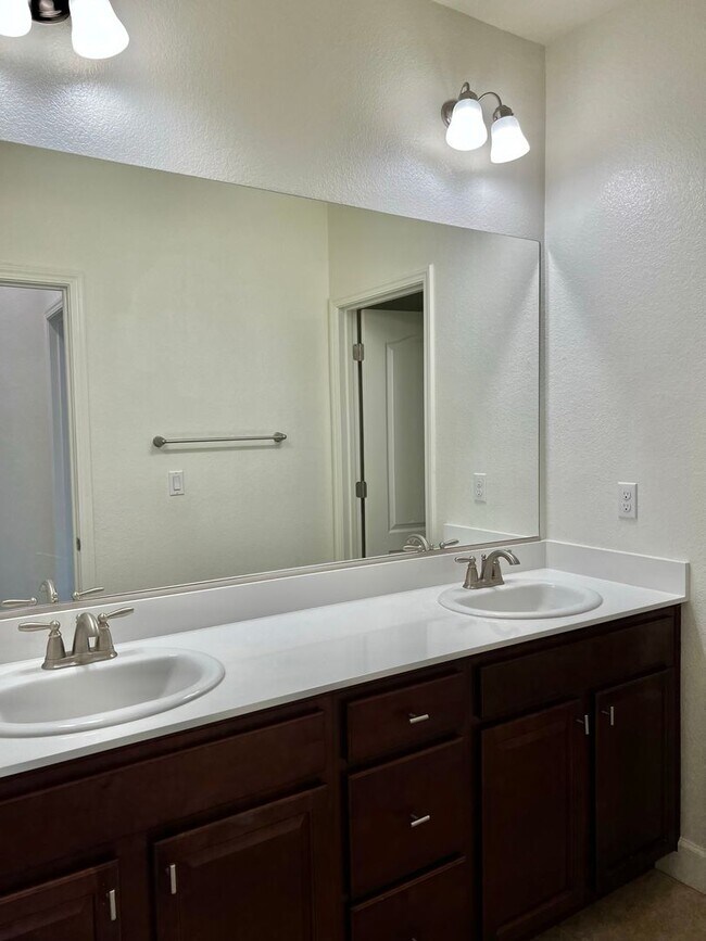 Building Photo - 1114 Lahontan Dr