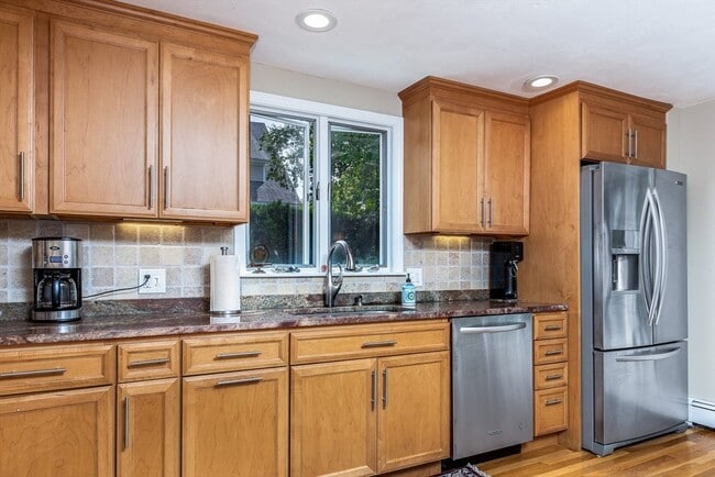 Building Photo - 8 Jackson Rd