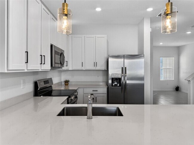 Building Photo - 2735 Skyline Lp