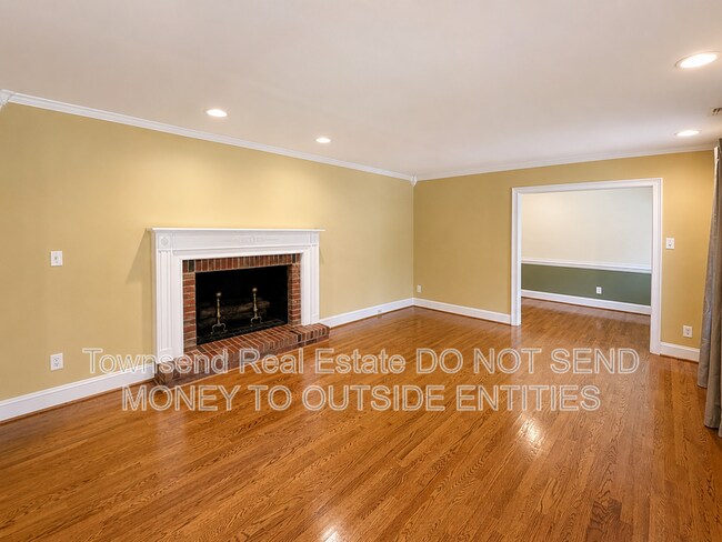 Building Photo - 342 Devane St