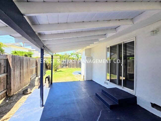 Building Photo - 873 E Turmont St