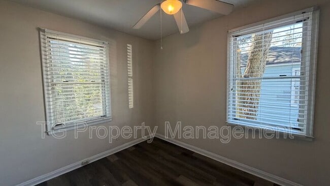 Building Photo - 1162 W 13th St