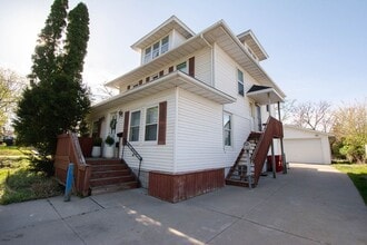 Building Photo - 1746 1st St SW