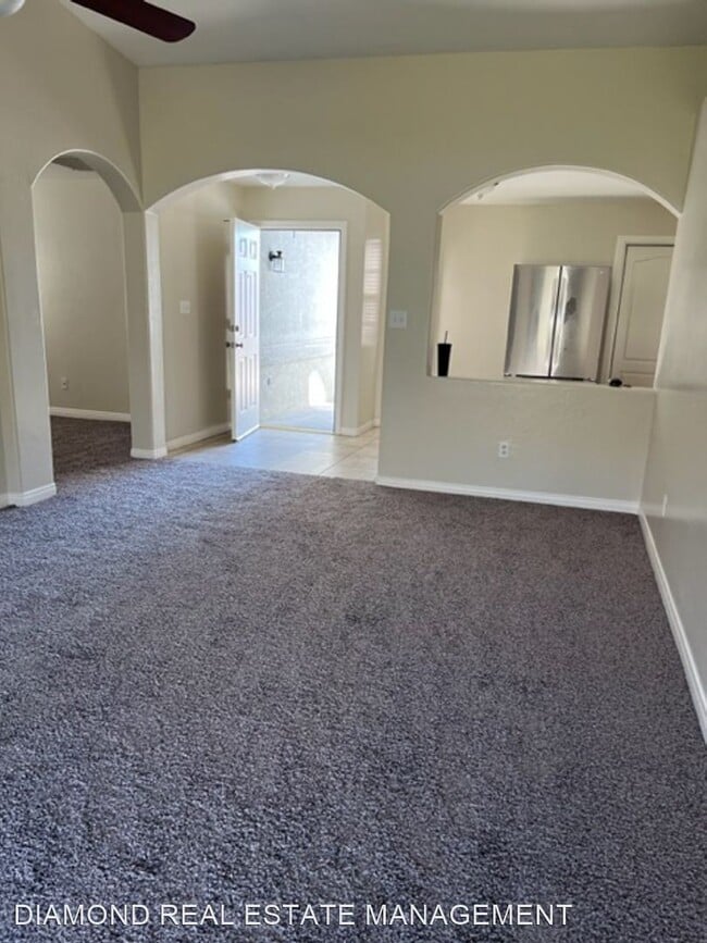 Building Photo - 3 br, 2 bath House - 300 SHERMAN PEAK DR.