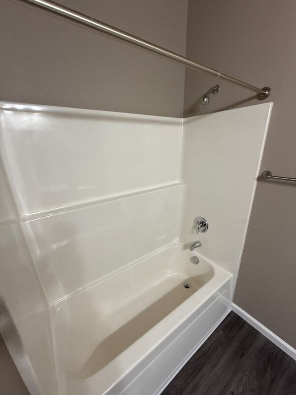 Building Photo - 4261 Hawthorne Ave NE