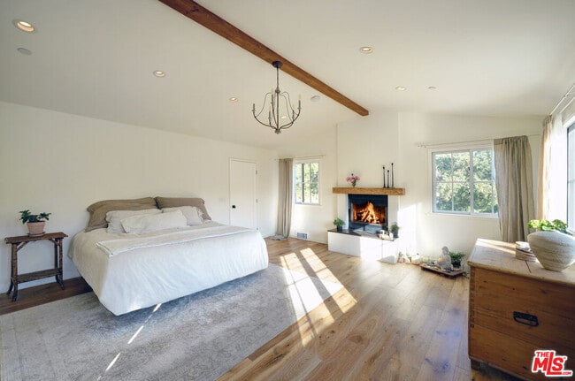 Building Photo - 2310 Laguna Cir Dr