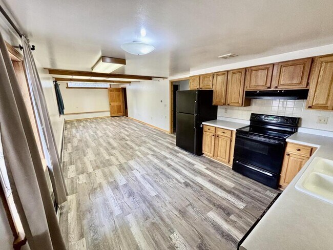 Building Photo - 620 Washakie St