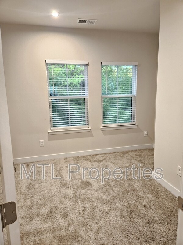 Building Photo - 3712 Ellington St