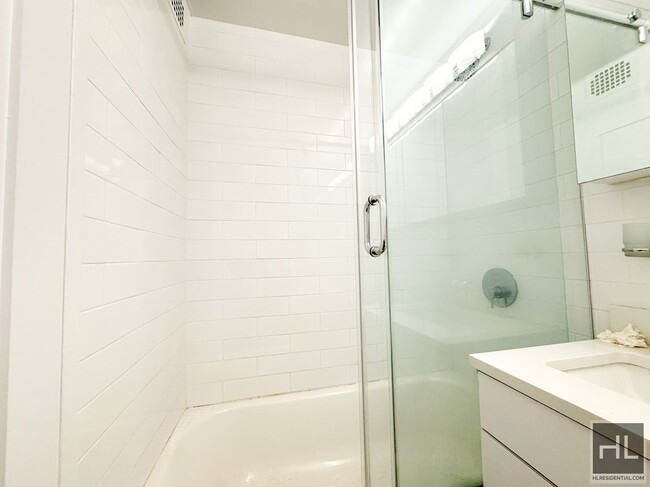 Building Photo - East 82nd Street