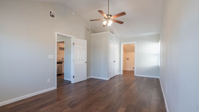 Building Photo - Beautifully remodeled 3/2 in West Tulsa - ...